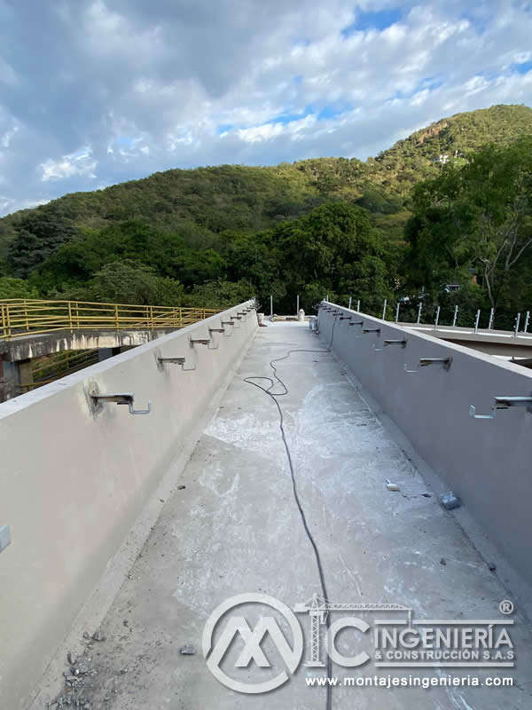 Construcción de puentes peatonales y estructuras metálicas en Bogotá, Colombia. Montajes, Ingeniería y Construcción. MIC SAS.