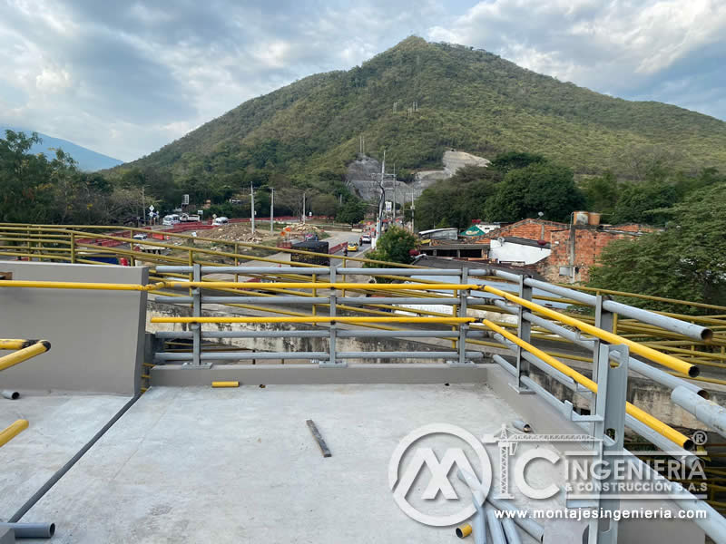 Construcción de puentes peatonales seguros y accesibles para todos en Bogotá, Colombia. Montajes, Ingeniería y Construcción. MIC SAS. Construcción de puentes peatonales seguros y accesibles para todos en Bogotá, Colombia. Montajes, Ingeniería y Construcción. MIC SAS.
