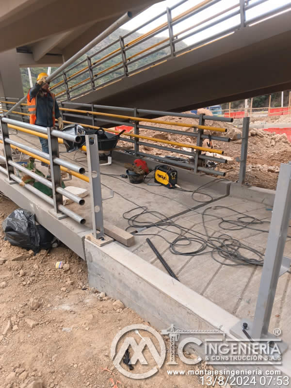 Diseño e instalación de vigas, columnas y elementos estructurales metálicos en puentes y pasarelas peatonales en Bogotá, Colombia. Montajes, Ingeniería y Construcción. MIC SAS. Diseño e instalación de vigas, columnas y elementos estructurales metálicos en puentes y pasarelas peatonales en Bogotá, Colombia. Montajes, Ingeniería y Construcción. MIC SAS.