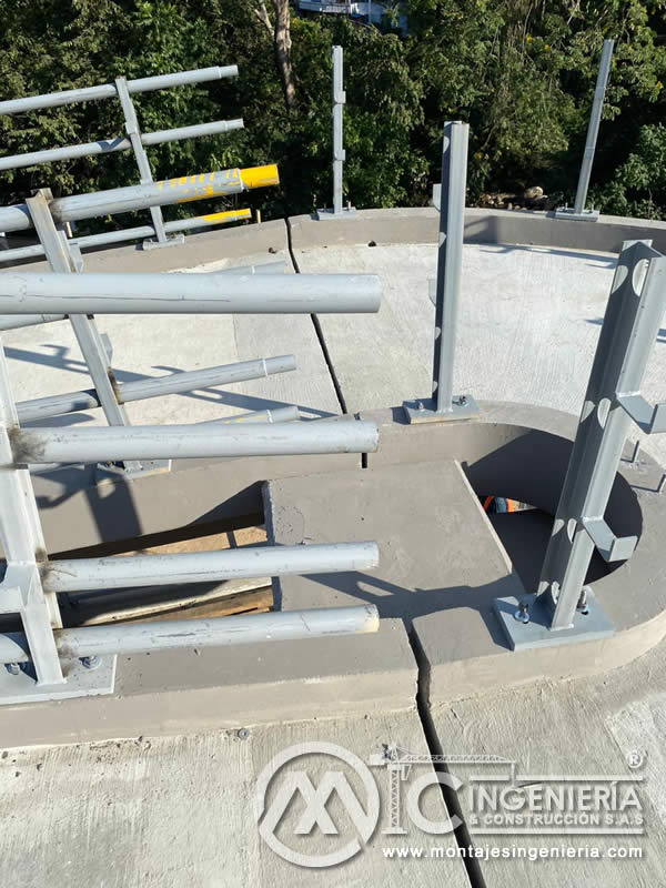 Diseño e instalación de vigas, columnas y elementos estructurales metálicos en puentes y pasarelas peatonales en Bogotá, Colombia. Montajes, Ingeniería y Construcción. MIC SAS. Diseño e instalación de vigas, columnas y elementos estructurales metálicos en puentes y pasarelas peatonales en Bogotá, Colombia. Montajes, Ingeniería y Construcción. MIC SAS.
