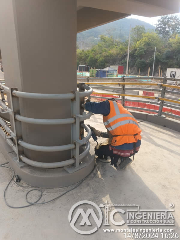 Diseño e instalación de vigas, columnas y elementos estructurales metálicos en puentes y pasarelas peatonales en Bogotá, Colombia. Montajes, Ingeniería y Construcción. MIC SAS. Diseño e instalación de vigas, columnas y elementos estructurales metálicos en puentes y pasarelas peatonales en Bogotá, Colombia. Montajes, Ingeniería y Construcción. MIC SAS.