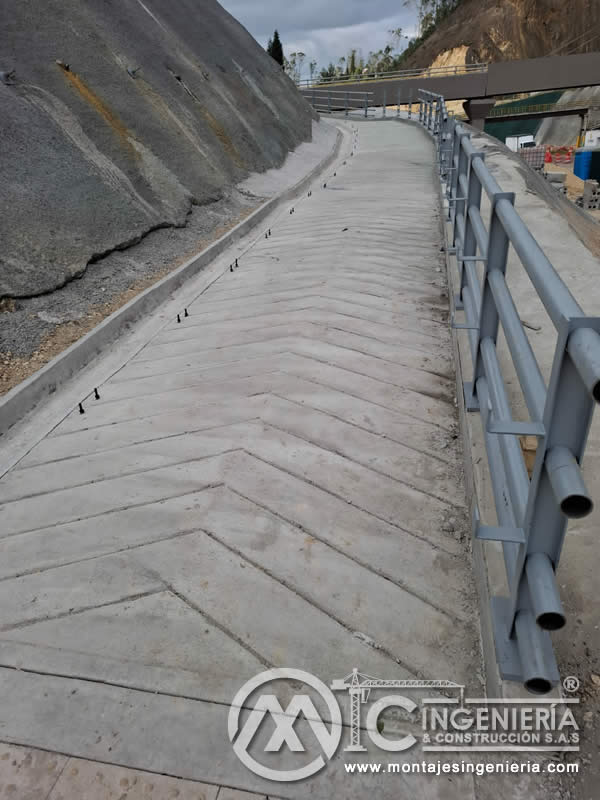 Diseño e instalación de vigas, columnas y elementos estructurales metálicos en puentes y pasarelas peatonales en Bogotá, Colombia. Montajes, Ingeniería y Construcción. MIC SAS. Diseño e instalación de vigas, columnas y elementos estructurales metálicos en puentes y pasarelas peatonales en Bogotá, Colombia. Montajes, Ingeniería y Construcción. MIC SAS.
