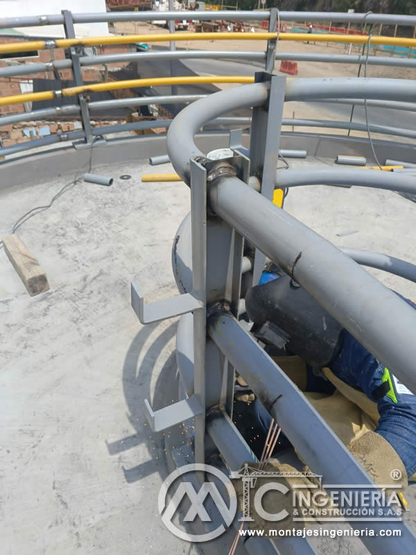 Diseño e instalación de vigas, columnas y elementos estructurales metálicos en puentes y pasarelas peatonales en Bogotá, Colombia. Montajes, Ingeniería y Construcción. MIC SAS. Diseño e instalación de vigas, columnas y elementos estructurales metálicos en puentes y pasarelas peatonales en Bogotá, Colombia. Montajes, Ingeniería y Construcción. MIC SAS.