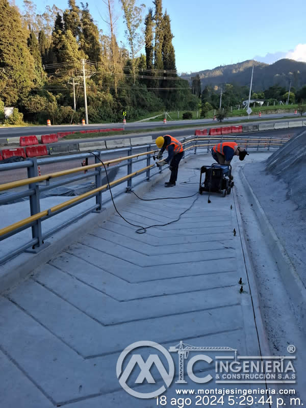 Mantenimiento de puentes peatonales para garantizar su durabilidad en Bogotá, Colombia. Montajes, Ingeniería y Construcción. MIC SAS. Mantenimiento de puentes peatonales para garantizar su durabilidad en Bogotá, Colombia. Montajes, Ingeniería y Construcción. MIC SAS.