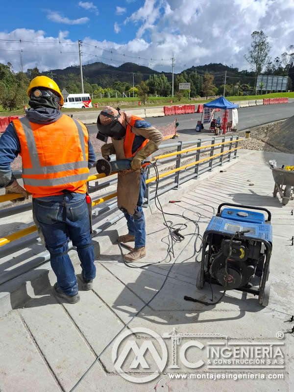 Montaje de estructuras metálicas para puentes y pasarelas peatonales en Bogotá, Colombia. Montajes, Ingeniería y Construcción. MIC SAS. Montaje de estructuras metálicas para puentes y pasarelas peatonales en Bogotá, Colombia. Montajes, Ingeniería y Construcción. MIC SAS.