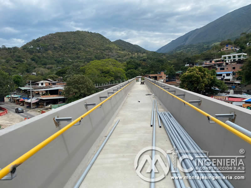 Montaje de estructuras metálicas para puentes y pasarelas peatonales en Bogotá, Colombia. Montajes, Ingeniería y Construcción. MIC SAS. Montaje de estructuras metálicas para puentes y pasarelas peatonales en Bogotá, Colombia. Montajes, Ingeniería y Construcción. MIC SAS.