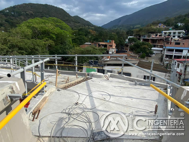 Montaje de estructuras metálicas para puentes y pasarelas peatonales en Bogotá, Colombia. Montajes, Ingeniería y Construcción. MIC SAS. Montaje de estructuras metálicas para puentes y pasarelas peatonales en Bogotá, Colombia. Montajes, Ingeniería y Construcción. MIC SAS.