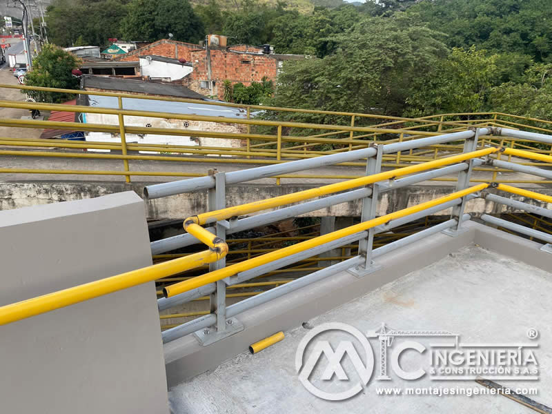 Proceso de diseño e instalación de componentes metálicos en puentes peatonales y pasarelas en Bogotá, Colombia. Montajes, Ingeniería y Construcción. MIC SAS. Proceso de diseño e instalación de componentes metálicos en puentes peatonales y pasarelas en Bogotá, Colombia. Montajes, Ingeniería y Construcción. MIC SAS.