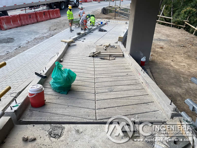 Construcción de puentes y pasarelas peatonales con materiales metálicos en Bogotá, Colombia. Montajes Ingeniería y Construcción. MIC SAS. Construcción de puentes y pasarelas peatonales con materiales metálicos en Bogotá, Colombia. Montajes Ingeniería y Construcción. MIC SAS.
