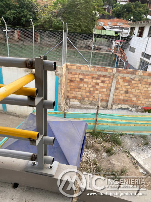 Durabilidad y resistencia en la construcción metálica de accesorios en puentes peatonales en Bogotá, Colombia. Montajes Ingeniería y Construcción. MIC SAS. Durabilidad y resistencia en la construcción metálica de accesorios en puentes peatonales en Bogotá, Colombia. Montajes Ingeniería y Construcción. MIC SAS.