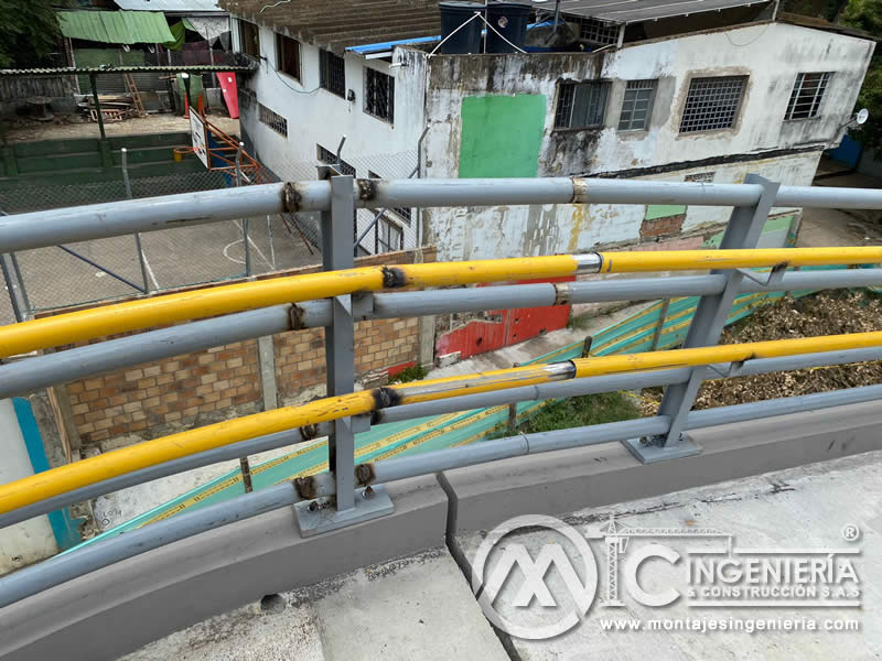 Durabilidad y resistencia en la construcción metálica de accesorios en puentes peatonales en Bogotá, Colombia. Montajes Ingeniería y Construcción. MIC SAS. Durabilidad y resistencia en la construcción metálica de accesorios en puentes peatonales en Bogotá, Colombia. Montajes Ingeniería y Construcción. MIC SAS.