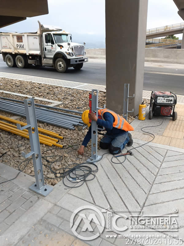 Ensamblaje y montaje de elementos metálicos para puentes y pasarelas peatonales en Bogotá, Colombia. Montajes Ingeniería y Construcción. MIC SAS. Ensamblaje y montaje de elementos metálicos para puentes y pasarelas peatonales en Bogotá, Colombia. Montajes Ingeniería y Construcción. MIC SAS.