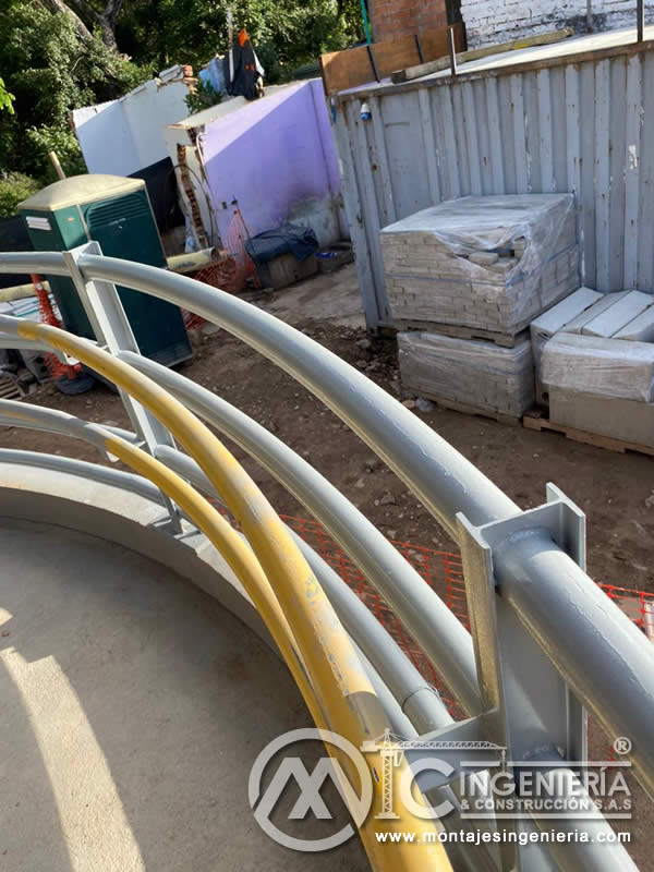 Fabricación y construcción de estructuras y componentes metálicos de puentes peatonales en Bogotá, Colombia. Montajes Ingeniería y Construcción. MIC SAS. Fabricación y construcción de estructuras y componentes metálicos de puentes peatonales en Bogotá, Colombia. Montajes Ingeniería y Construcción. MIC SAS.