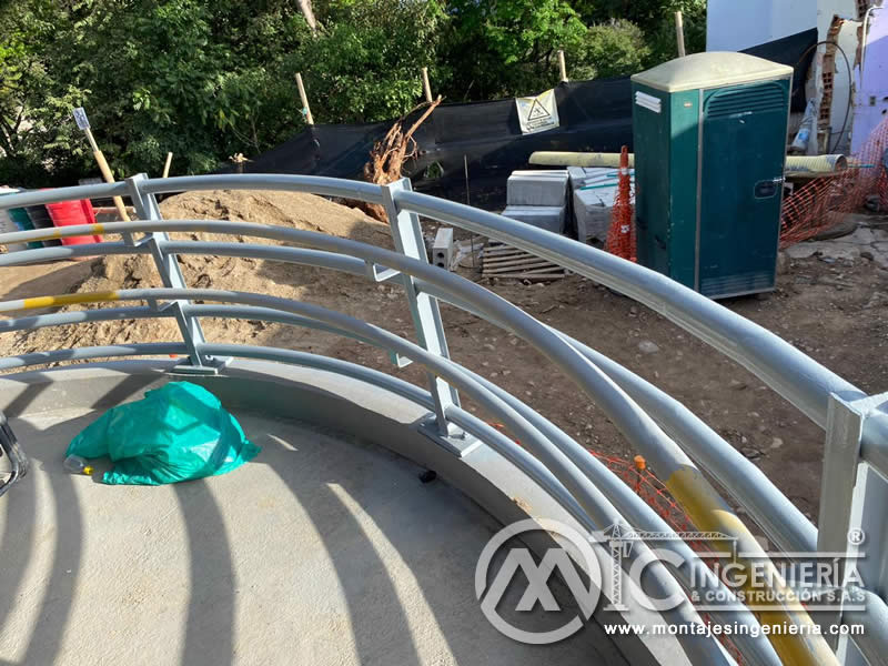 Fabricación y construcción de estructuras y componentes metálicos de puentes peatonales en Bogotá, Colombia. Montajes Ingeniería y Construcción. MIC SAS. Fabricación y construcción de estructuras y componentes metálicos de puentes peatonales en Bogotá, Colombia. Montajes Ingeniería y Construcción. MIC SAS.