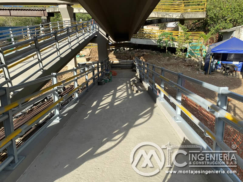 Fabricación y construcción de estructuras y componentes metálicos de puentes peatonales en Bogotá, Colombia. Montajes Ingeniería y Construcción. MIC SAS. Fabricación y construcción de estructuras y componentes metálicos de puentes peatonales en Bogotá, Colombia. Montajes Ingeniería y Construcción. MIC SAS.