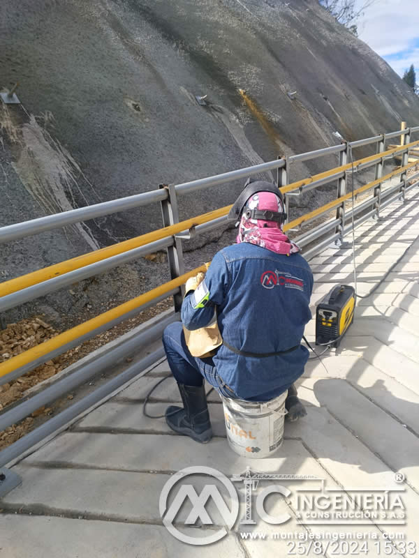 Fabricación y construcción de estructuras y componentes metálicos de puentes peatonales en Bogotá, Colombia. Montajes Ingeniería y Construcción. MIC SAS. Fabricación y construcción de estructuras y componentes metálicos de puentes peatonales en Bogotá, Colombia. Montajes Ingeniería y Construcción. MIC SAS.