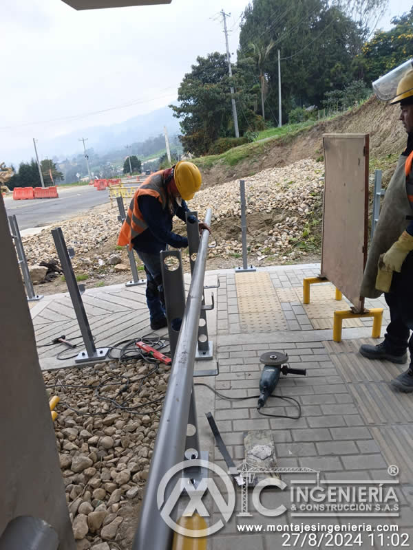 Fabricación y construcción de estructuras y componentes metálicos de puentes peatonales en Bogotá, Colombia. Montajes Ingeniería y Construcción. MIC SAS. Fabricación y construcción de estructuras y componentes metálicos de puentes peatonales en Bogotá, Colombia. Montajes Ingeniería y Construcción. MIC SAS.