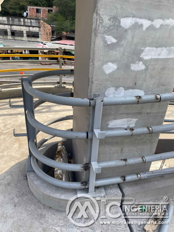 Reparación de daños y reforzamiento estructural metalico en puentes peatonales en Bogotá, Colombia. Montajes Ingeniería y Construcción. MIC SAS. Reparación de daños y reforzamiento estructural metalico en puentes peatonales en Bogotá, Colombia. Montajes Ingeniería y Construcción. MIC SAS.