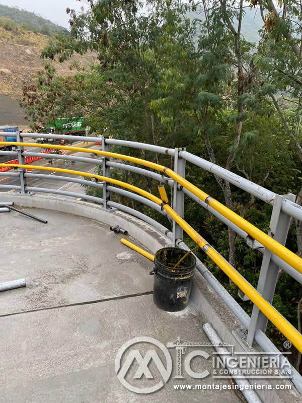Reparación de daños y reforzamiento estructural metalico en puentes peatonales en Bogotá, Colombia. Montajes Ingeniería y Construcción. MIC SAS. Reparación de daños y reforzamiento estructural metalico en puentes peatonales en Bogotá, Colombia. Montajes Ingeniería y Construcción. MIC SAS.