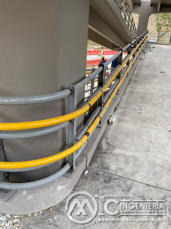 Reparación de daños y reforzamiento estructural metalico en puentes peatonales en Bogotá, Colombia. Montajes Ingeniería y Construcción. MIC SAS. Reparación de daños y reforzamiento estructural metalico en puentes peatonales en Bogotá, Colombia. Montajes Ingeniería y Construcción. MIC SAS.