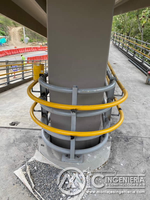 Reparación de daños y reforzamiento estructural metalico en puentes peatonales en Bogotá, Colombia. Montajes Ingeniería y Construcción. MIC SAS. Reparación de daños y reforzamiento estructural metalico en puentes peatonales en Bogotá, Colombia. Montajes Ingeniería y Construcción. MIC SAS.