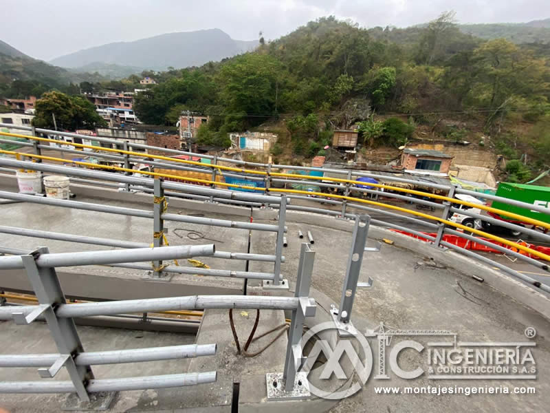 Reparación de daños y reforzamiento estructural metalico en puentes peatonales en Bogotá, Colombia. Montajes Ingeniería y Construcción. MIC SAS. Reparación de daños y reforzamiento estructural metalico en puentes peatonales en Bogotá, Colombia. Montajes Ingeniería y Construcción. MIC SAS.