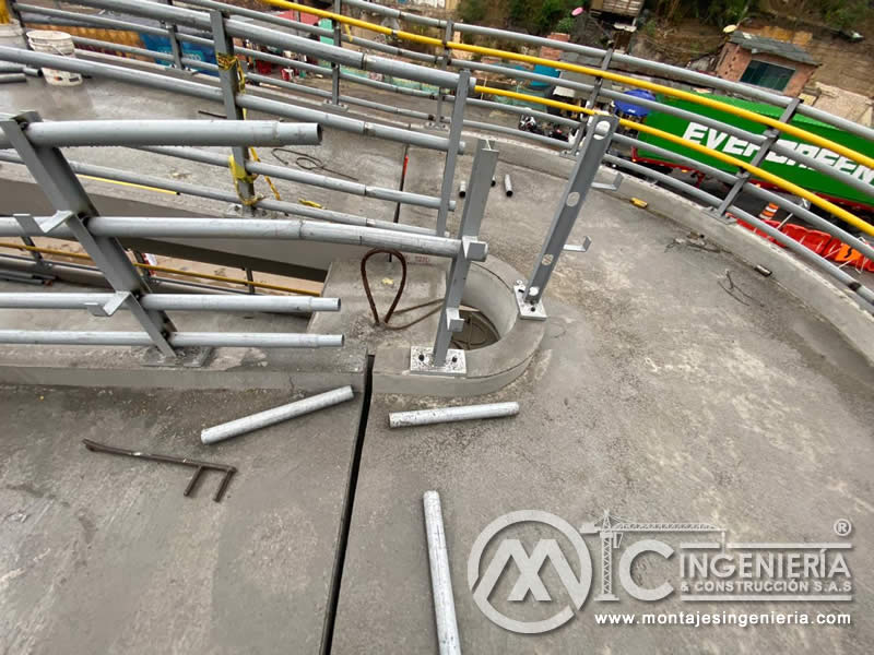 Reparación de daños y reforzamiento estructural metalico en puentes peatonales en Bogotá, Colombia. Montajes Ingeniería y Construcción. MIC SAS. Reparación de daños y reforzamiento estructural metalico en puentes peatonales en Bogotá, Colombia. Montajes Ingeniería y Construcción. MIC SAS.