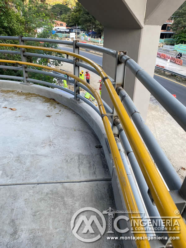 Reparación de daños y reforzamiento estructural metalico en puentes peatonales en Bogotá, Colombia. Montajes Ingeniería y Construcción. MIC SAS. Reparación de daños y reforzamiento estructural metalico en puentes peatonales en Bogotá, Colombia. Montajes Ingeniería y Construcción. MIC SAS.