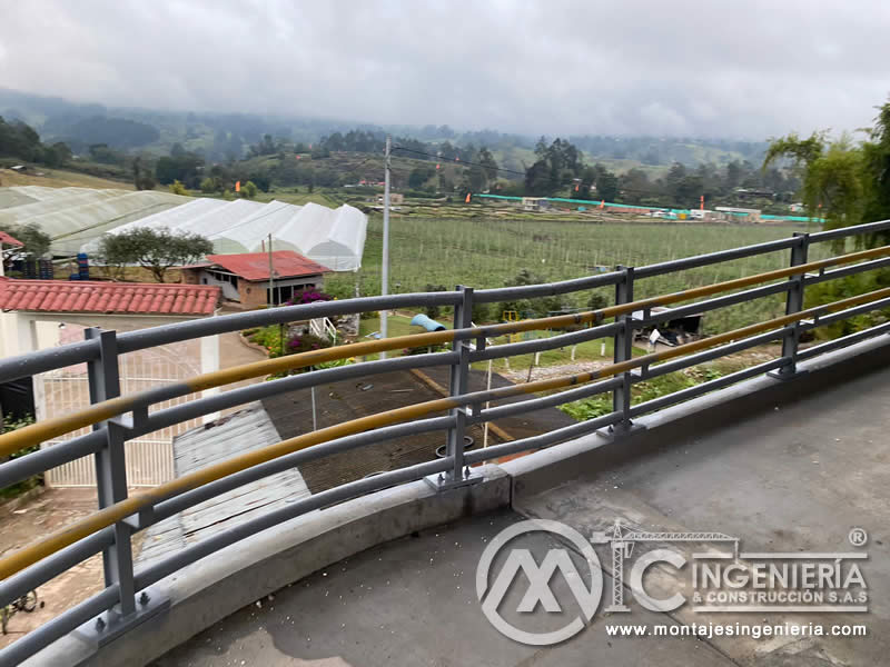 Acero estructural de alta calidad para puentes peatonales en avenidas principales en Bogotá, Colombia. Montajes, Ingeniería y Construcción. MIC SAS. Acero estructural de alta calidad para puentes peatonales en avenidas principales en Bogotá, Colombia. Montajes, Ingeniería y Construcción. MIC SAS.