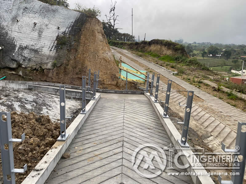 Cimentación profunda, zapatas de hormigón y pilotes de acero de puentes peatonales en Bogotá, Colombia. Montajes, Ingeniería y Construcción. MIC SAS. Cimentación profunda, zapatas de hormigón y pilotes de acero de puentes peatonales en Bogotá, Colombia. Montajes, Ingeniería y Construcción. MIC SAS.