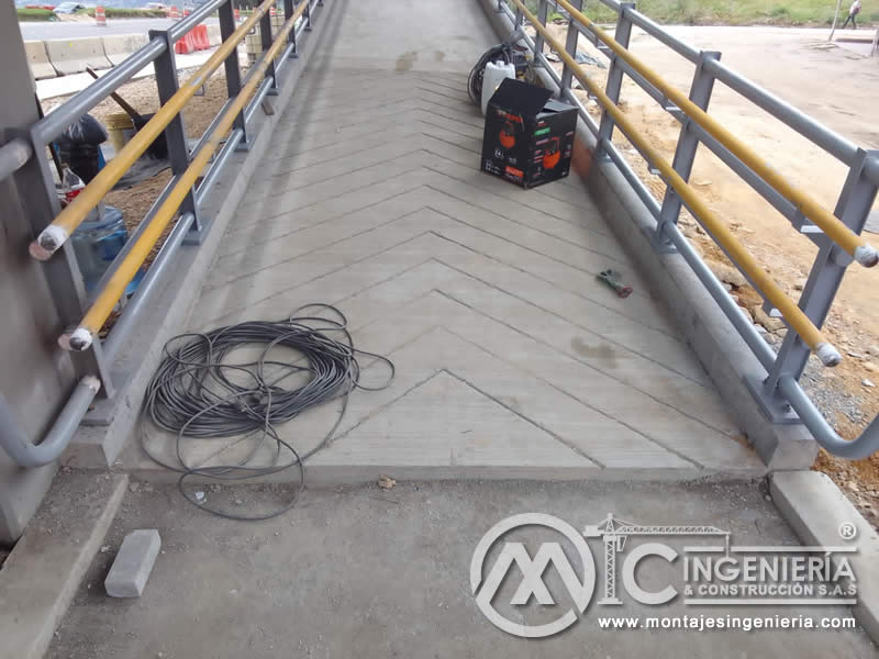 Puentes peatonales accesibles con rampas para personas con movilidad reducida en Bogotá, Colombia. Montajes, Ingeniería y Construcción. MIC SAS. Puentes peatonales accesibles con rampas para personas con movilidad reducida en Bogotá, Colombia. Montajes, Ingeniería y Construcción. MIC SAS.