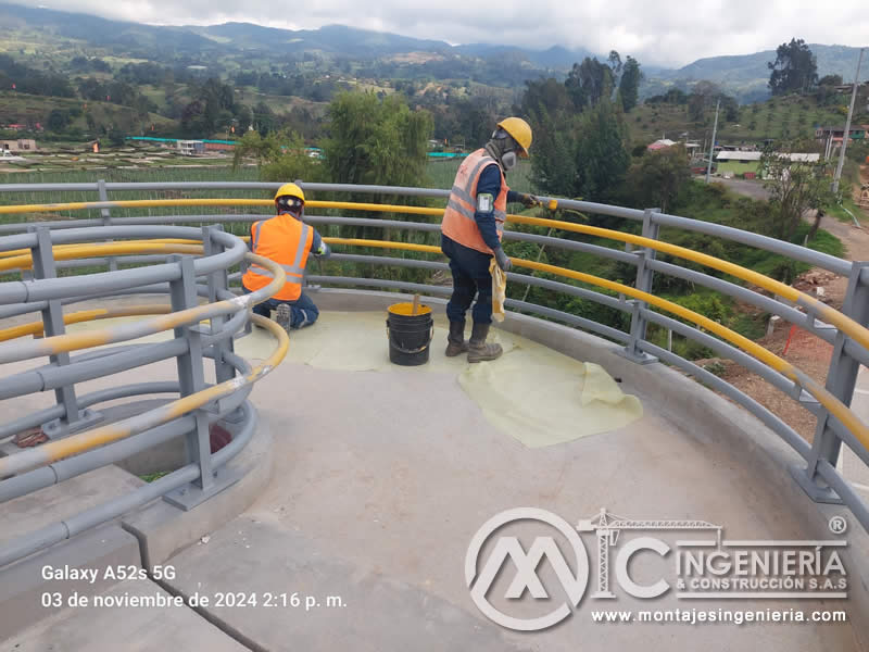 Detalle de uniones estructurales de barandas en construcciones de hormigón para puentes en Bogotá, Colombia. Montajes, Ingeniería y Construcción. MIC SAS. Detalle de uniones estructurales de barandas en construcciones de hormigón para puentes en Bogotá, Colombia. Montajes, Ingeniería y Construcción. MIC SAS.