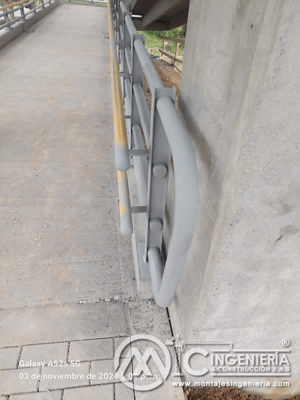Detalle de uniones estructurales de barandas en construcciones de hormigón para puentes en Bogotá, Colombia. Montajes, Ingeniería y Construcción. MIC SAS. Detalle de uniones estructurales de barandas en construcciones de hormigón para puentes en Bogotá, Colombia. Montajes, Ingeniería y Construcción. MIC SAS.