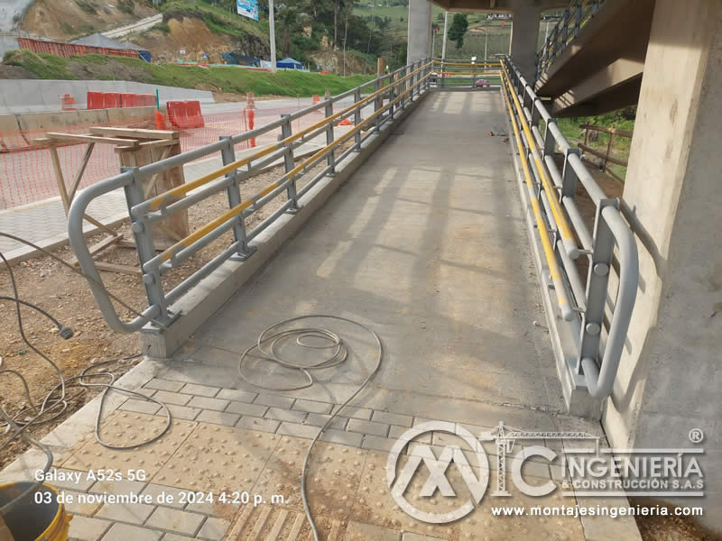 Detalle de uniones estructurales de barandas en construcciones de hormigón para puentes en Bogotá, Colombia. Montajes, Ingeniería y Construcción. MIC SAS. Detalle de uniones estructurales de barandas en construcciones de hormigón para puentes en Bogotá, Colombia. Montajes, Ingeniería y Construcción. MIC SAS.