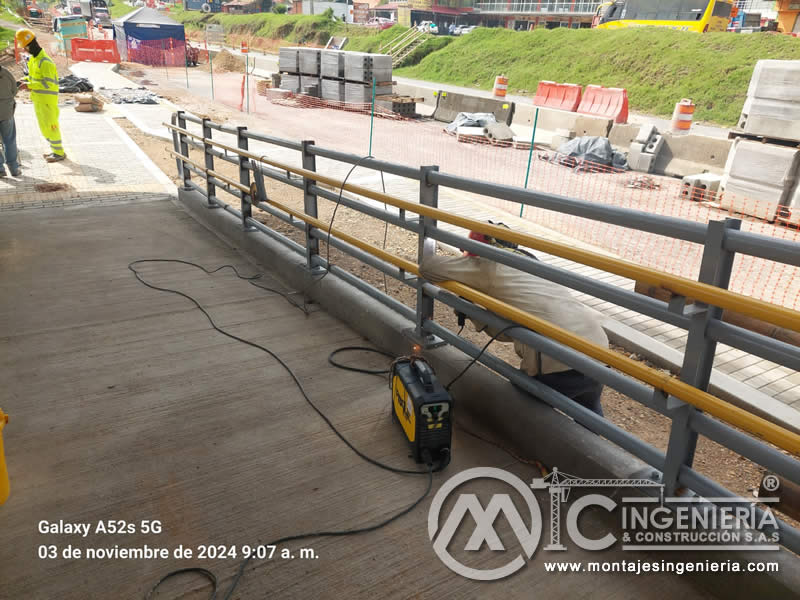 Uso de materiales metálicos en la construcción de puentes peatonales en Bogotá, Colombia. Montajes, Ingeniería y Construcción. MIC SAS. Uso de materiales metálicos en la construcción de puentes peatonales en Bogotá, Colombia. Montajes, Ingeniería y Construcción. MIC SAS.