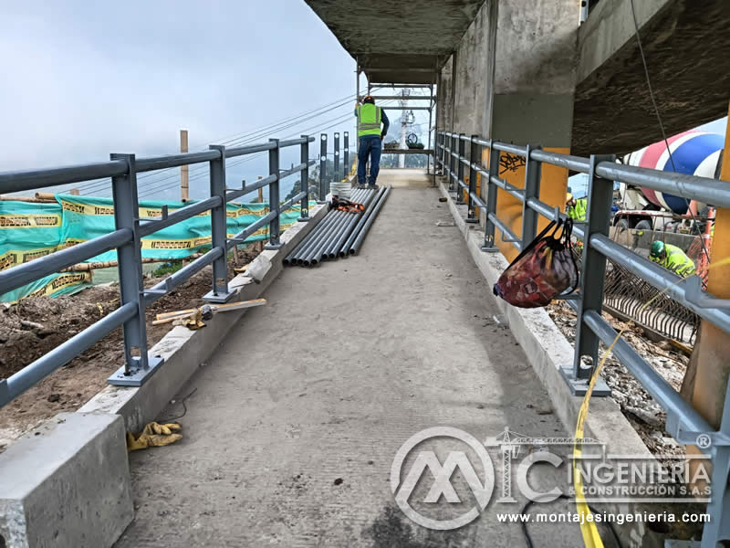 Accesorios metálicos para puentes peatonales, elementos clave en su estructura en Bogotá, Colombia. Montajes, Ingeniería y Construcción. MIC SAS. Accesorios metálicos para puentes peatonales, elementos clave en su estructura en Bogotá, Colombia. Montajes, Ingeniería y Construcción. MIC SAS.