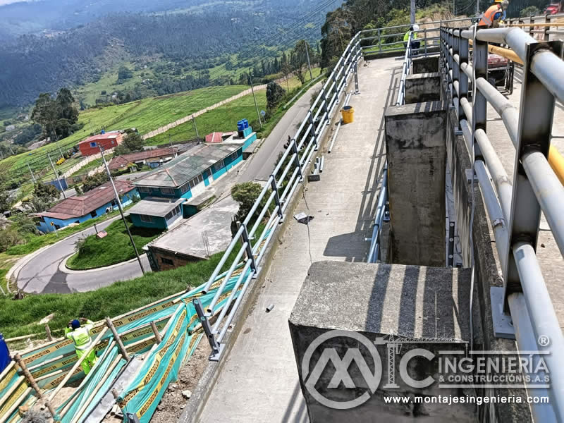 Accesorios metálicos para puentes peatonales, elementos clave en su estructura en Bogotá, Colombia. Montajes, Ingeniería y Construcción. MIC SAS. Accesorios metálicos para puentes peatonales, elementos clave en su estructura en Bogotá, Colombia. Montajes, Ingeniería y Construcción. MIC SAS.