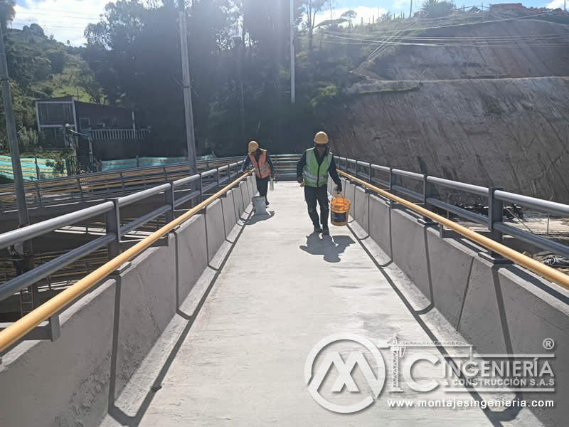 Puentes peatonales con estructura de acero, máxima resistencia en Bogotá, Colombia. Montajes, Ingeniería y Construcción. MIC SAS. Puentes peatonales con estructura de acero, máxima resistencia en Bogotá, Colombia. Montajes, Ingeniería y Construcción. MIC SAS.