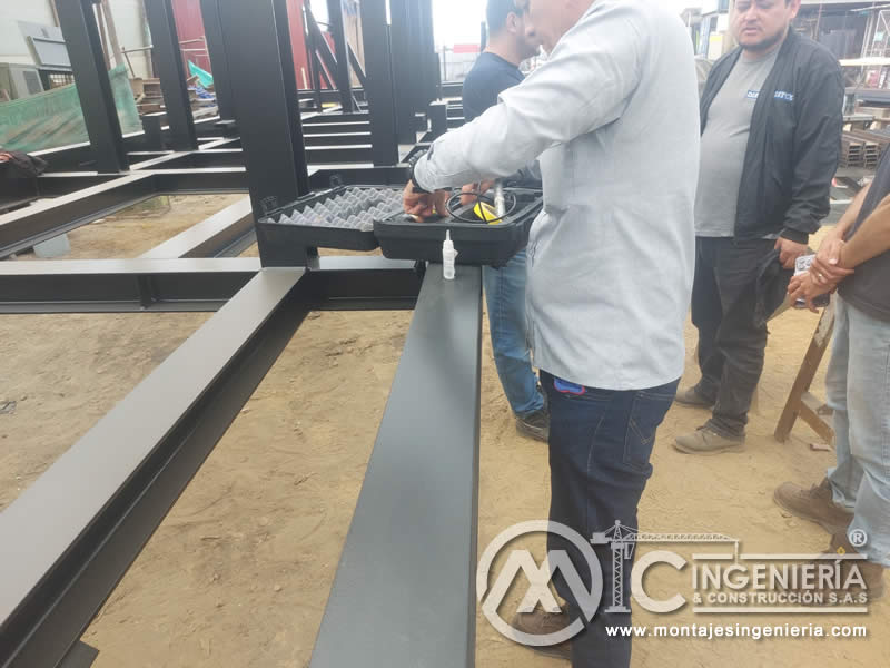Acabados con Pintura Profesional en Componentes Estructurales Metálicos para Tuberías Petroleras. Montajes, Ingeniería y Construcción. MIC SAS. Acabados con Pintura Profesional en Componentes Estructurales Metálicos para Tuberías Petroleras. Montajes, Ingeniería y Construcción. MIC SAS.