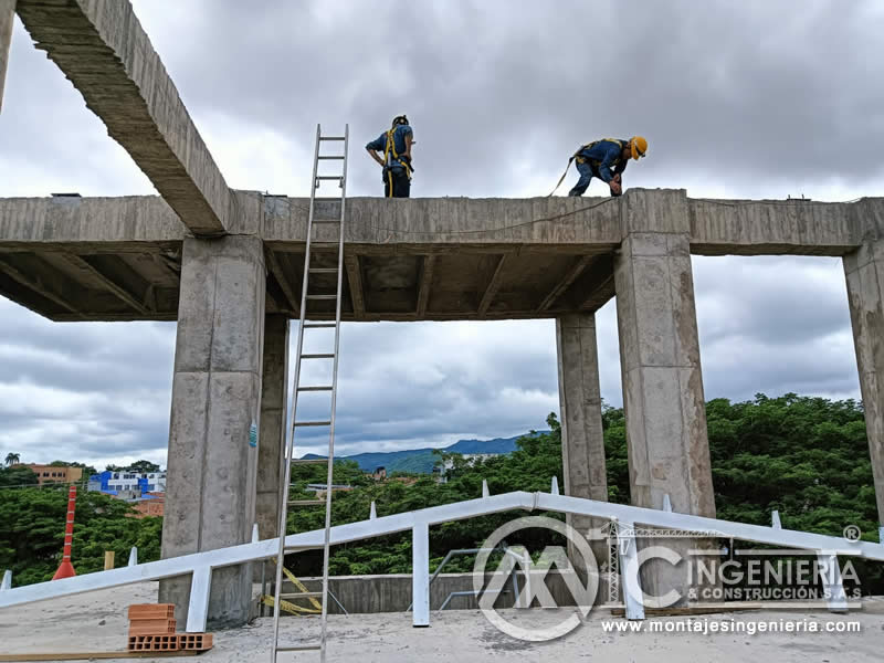 Construcción de Estructura Metálica en la Parte Superior de Edificio en Juzgados de Girardot en Cundinamarca, Colombia. Montajes, Ingeniería y Construcción. MIC SAS. Construcción de Estructura Metálica en la Parte Superior de Edificio en Juzgados de Girardot en Cundinamarca, Colombia. Montajes, Ingeniería y Construcción. MIC SAS.