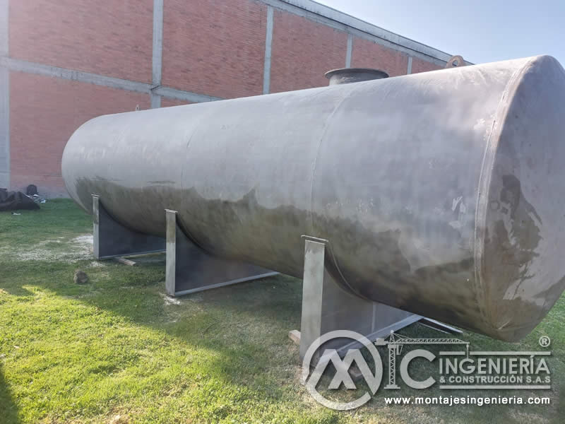 Limpieza con Chorro de Arena y Samblasteado de tanques metálicos industriales en Bogotá, Colombia. Montajes, Ingeniería y Construcción. MIC SAS. Limpieza con Chorro de Arena y Samblasteado de tanques metálicos industriales en Bogotá, Colombia. Montajes, Ingeniería y Construcción. MIC SAS.