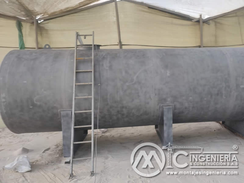 Limpieza con Chorro de Arena y Samblasteado de tanques metálicos industriales en Bogotá, Colombia. Montajes, Ingeniería y Construcción. MIC SAS. Limpieza con Chorro de Arena y Samblasteado de tanques metálicos industriales en Bogotá, Colombia. Montajes, Ingeniería y Construcción. MIC SAS.