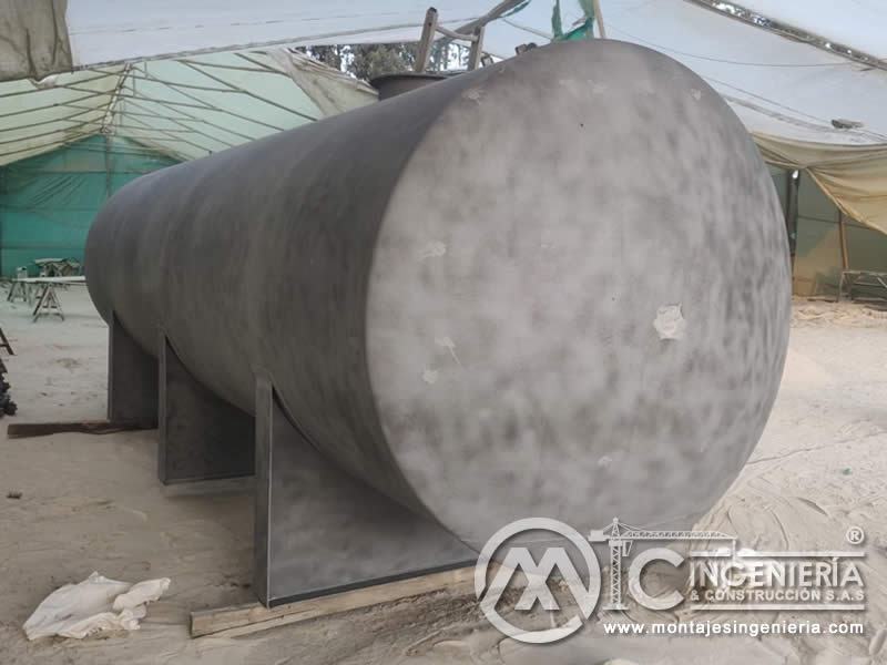 Limpieza con Chorro de Arena y Samblasteado de tanques metálicos industriales en Bogotá, Colombia. Montajes, Ingeniería y Construcción. MIC SAS. Limpieza con Chorro de Arena y Samblasteado de tanques metálicos industriales en Bogotá, Colombia. Montajes, Ingeniería y Construcción. MIC SAS.