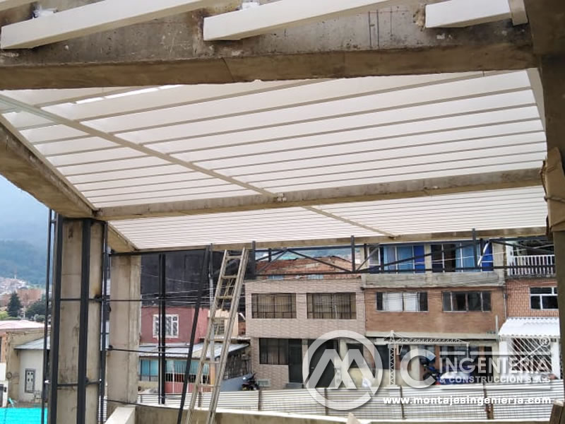Diseño, cálculo estructural y montaje de estructuras metálicas para edificio en Bogotá, Colombia. Montajes, Ingeniería y Construcción. MIC SAS.