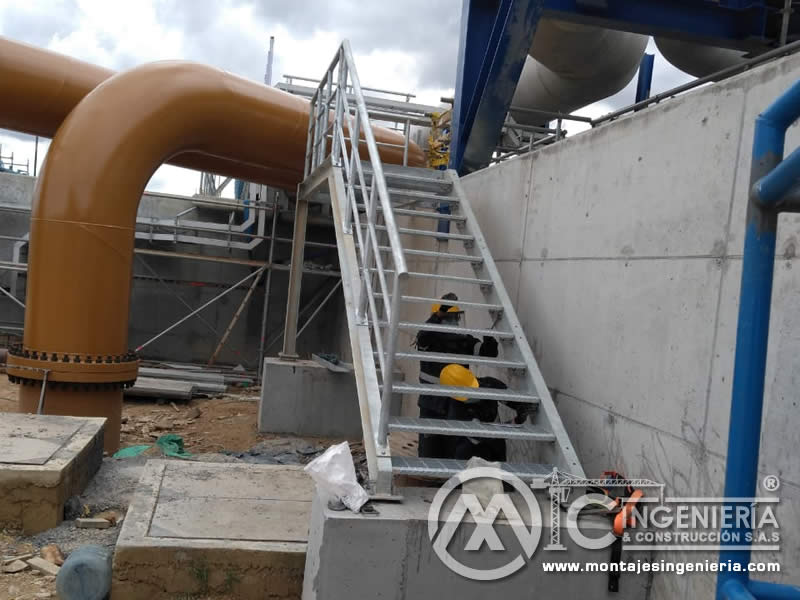 Diseño estructural de escaleras industriales metálicas en Bogotá, Colombia. Montajes, Ingeniería y Construcción. MIC SAS.